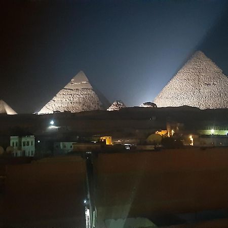 Al Kawm al Akhdar Queen Isis Pyramids View מראה חיצוני תמונה